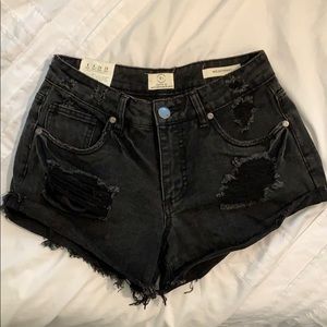 Flattering black denim shorts Cotton On